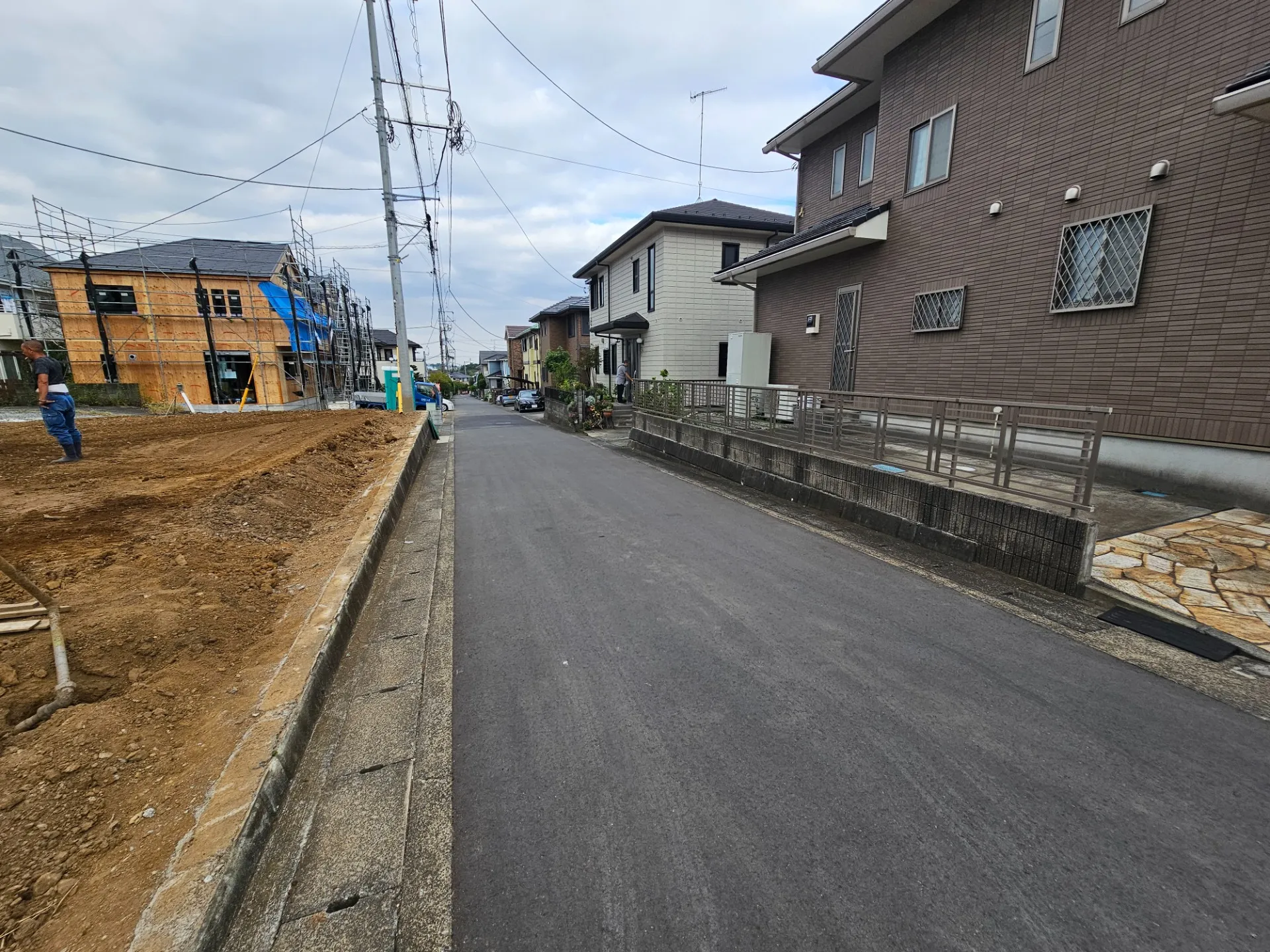 伊勢原市高森3丁目
