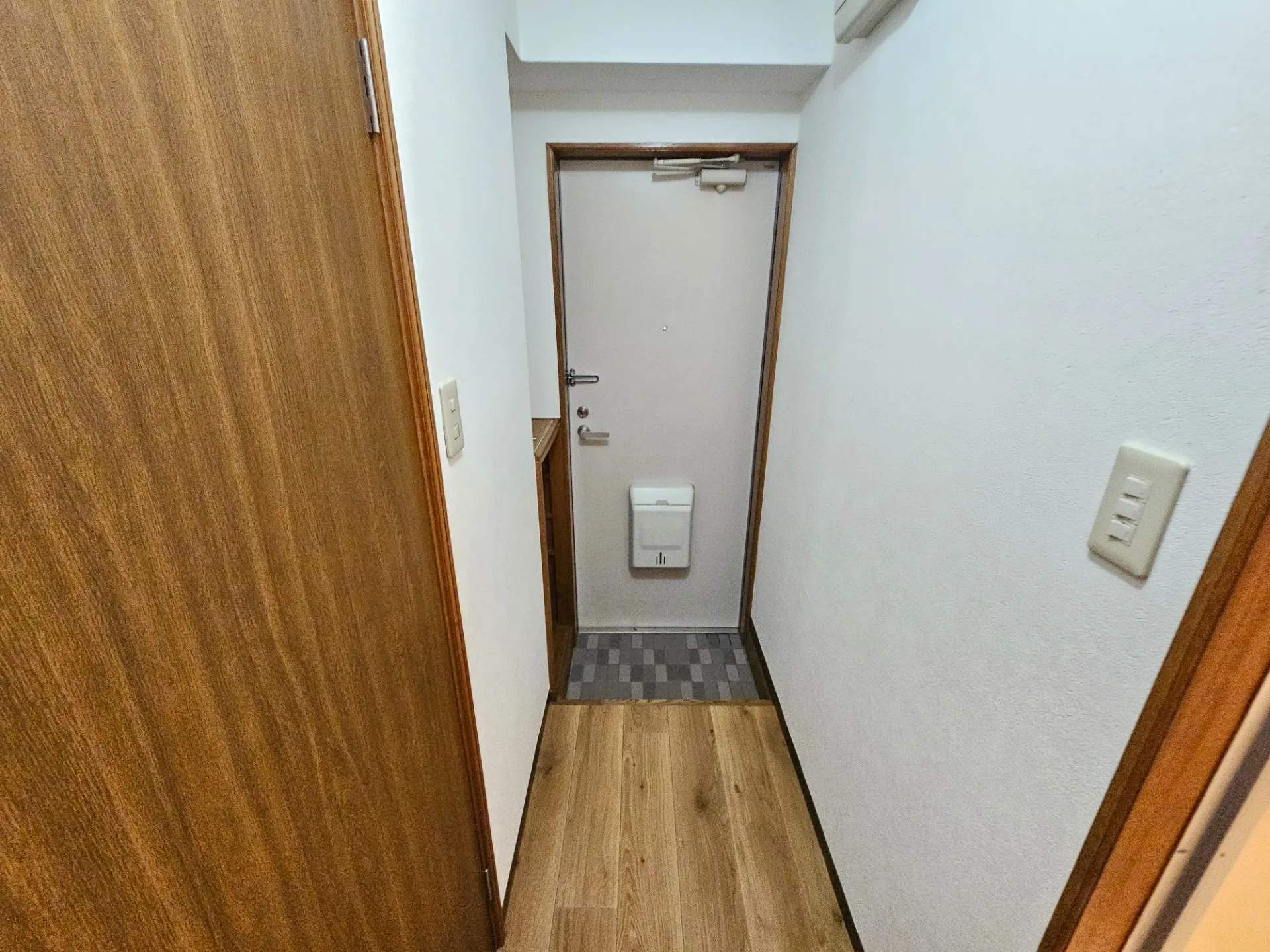 アブルームシマ　206号室