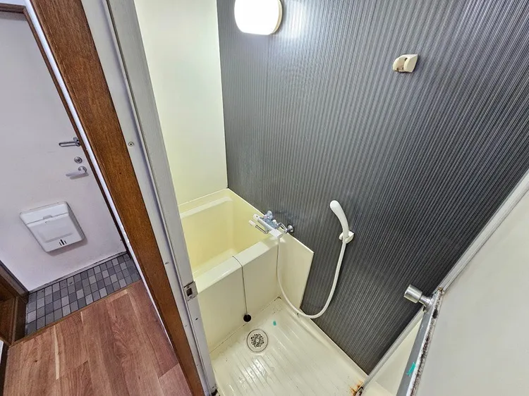 アブルームシマ　203号室