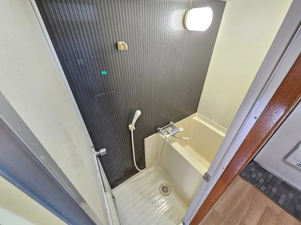 アブルームシマ　302号室