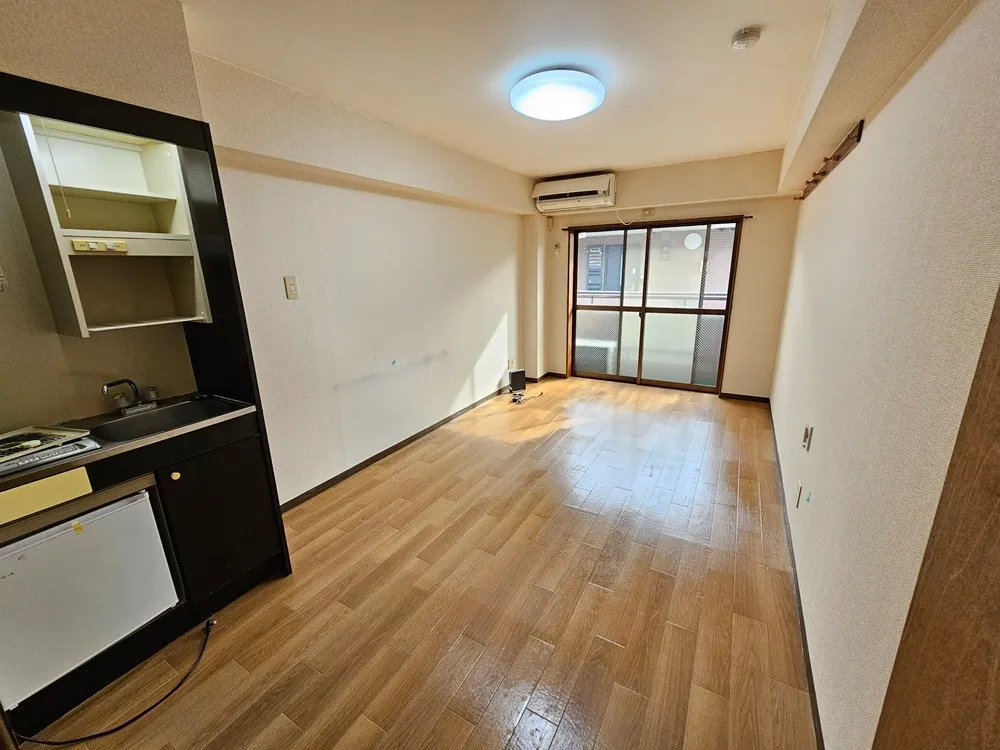 アブルームシマ　302号室