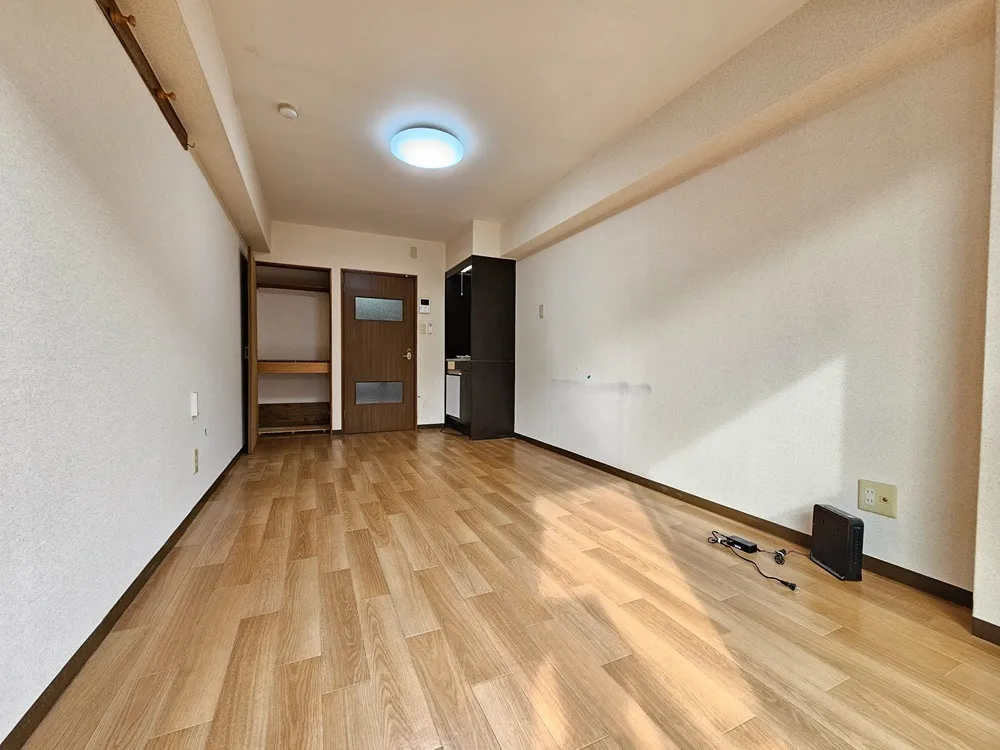 アブルームシマ　302号室