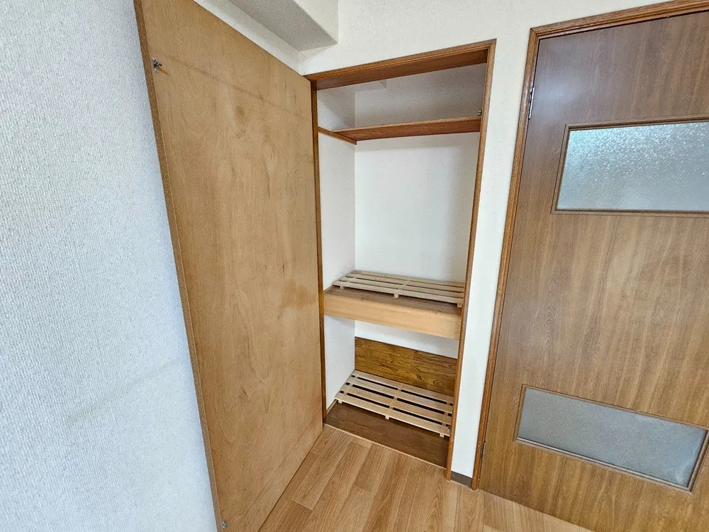 アブルームシマ　302号室